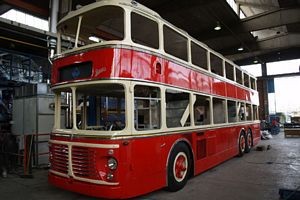 Autobus e tram storici in centro a Torino